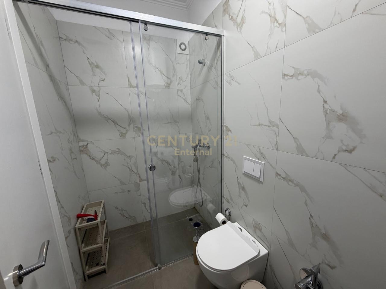 Appartamento 2+1 in Affitto in Via Mine Peza, Tirana - 1000€ | 93.7 m²