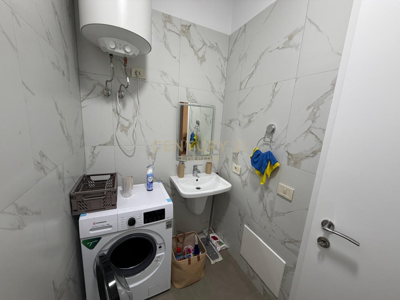 Appartamento 2+1 in Affitto in Via Mine Peza, Tirana - 1000€ | 93.7 m²