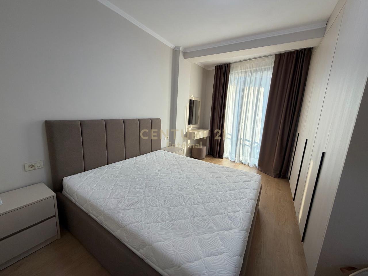 Appartamento 2+1 in Affitto in Via Mine Peza, Tirana - 1000€ | 93.7 m²