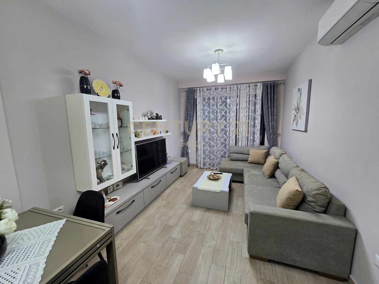 APPARTAMENTO 2+1 IN AFFITTO VICINO ALL'HOTEL MONDIAL  !