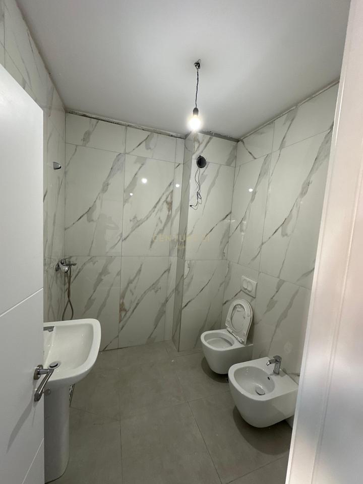 Apartament 1+1 me Qira në Bulevardin e Ri, Kompleksi Ndregjoni