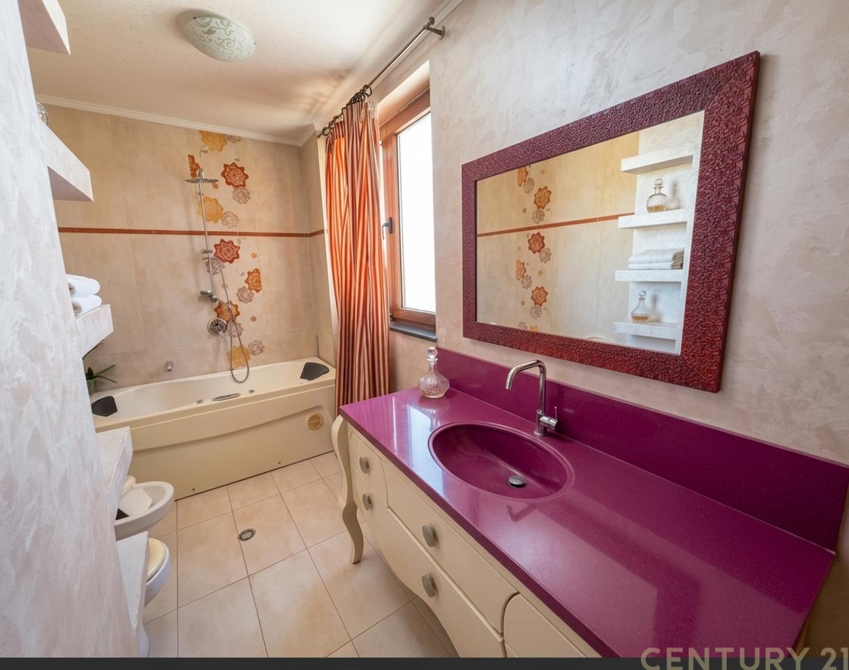 Vendesi in vendita Penthouse Unico, Ex Circo, Viale Zogu I Pare