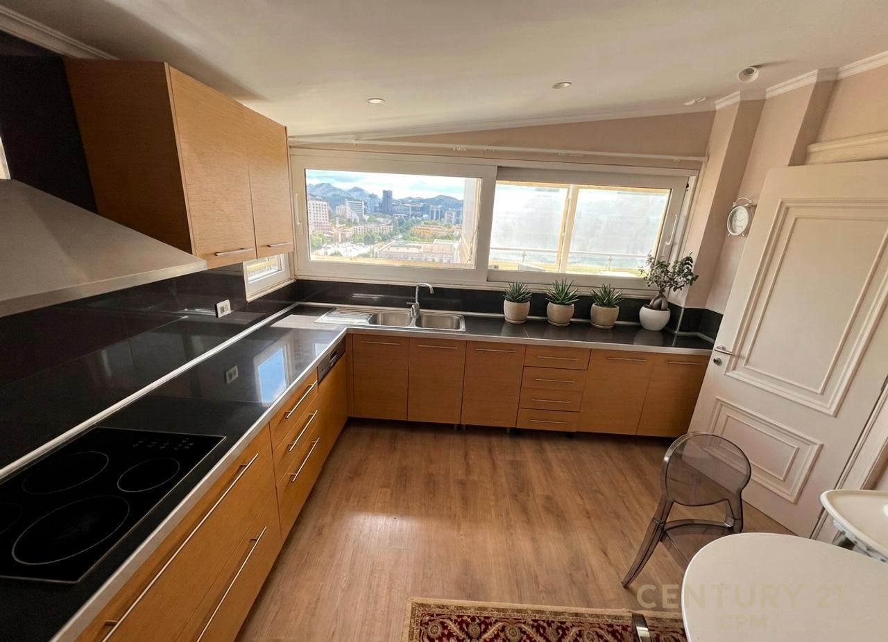 Vendesi in vendita Penthouse Unico, Ex Circo, Viale Zogu I Pare