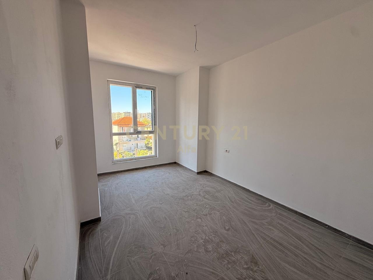 SHITET APARTAMENT 1+1 PRANË ISH-PARKUT !