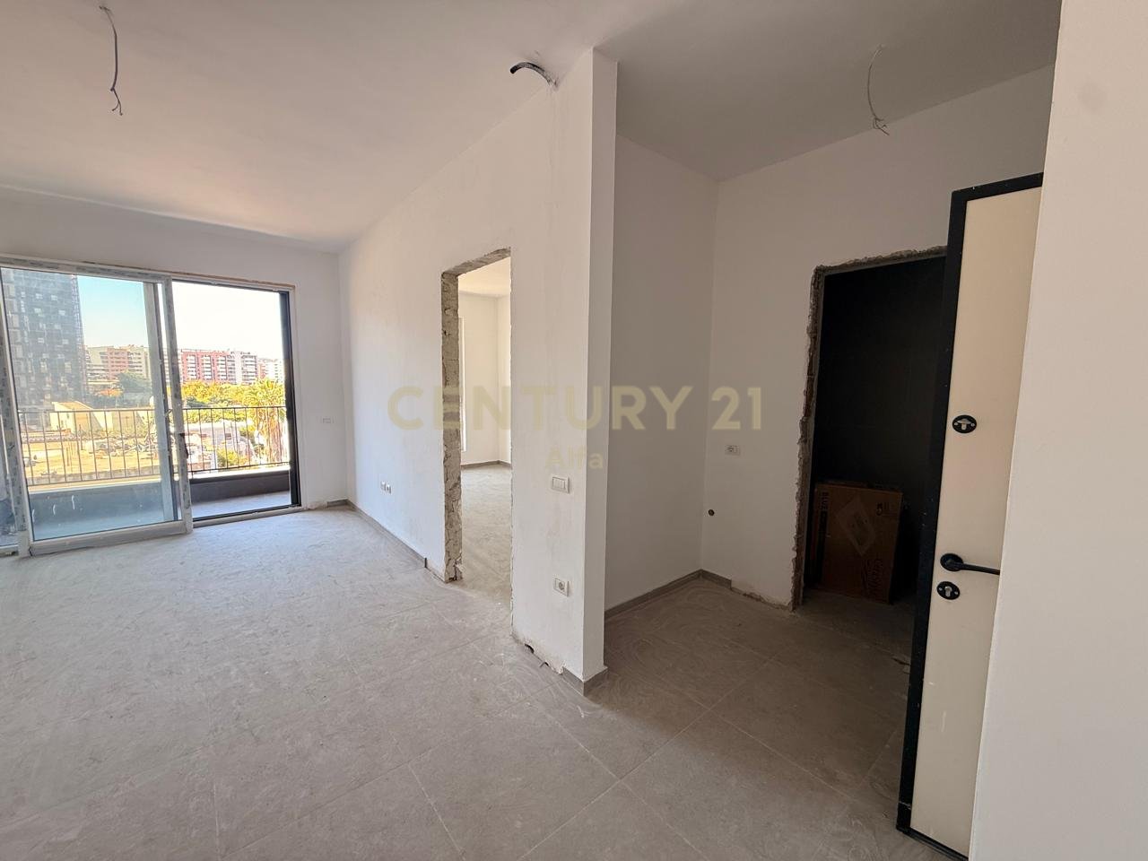SHITET APARTAMENT 1+1 PRANË ISH-PARKUT !