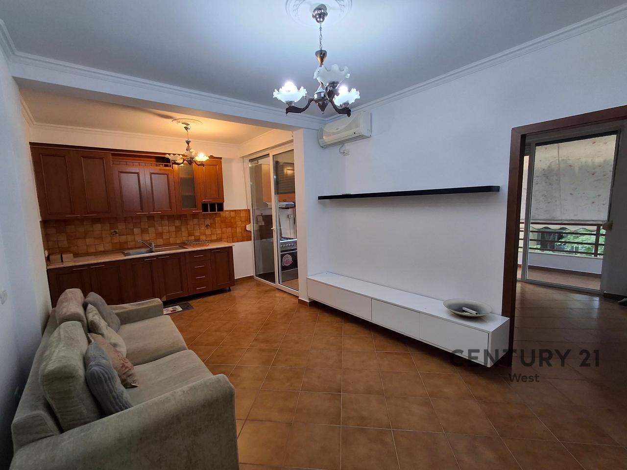 For Rent Apartment 2+1 – Commune of Paris, beginning of Rrapo Hekali Street