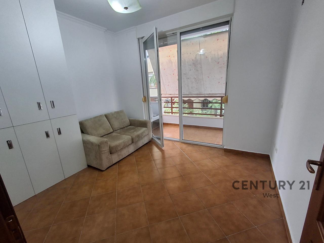 For Rent Apartment 2+1 – Commune of Paris, beginning of Rrapo Hekali Street