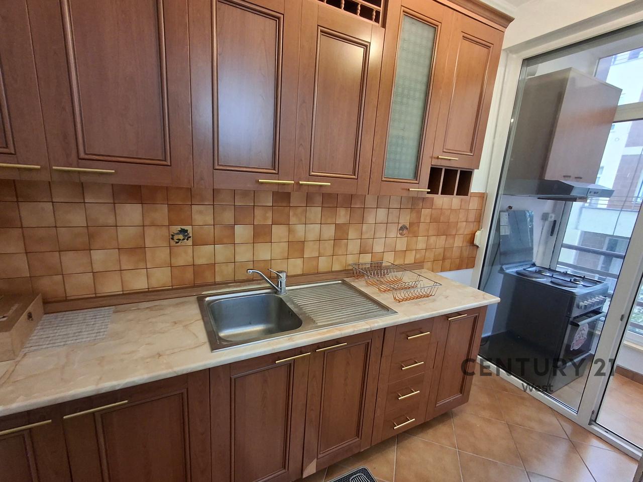 For Rent Apartment 2+1 – Commune of Paris, beginning of Rrapo Hekali Street