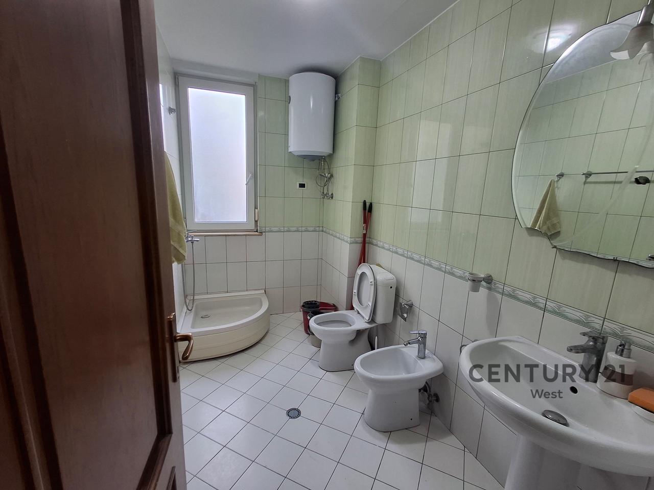 For Rent Apartment 2+1 – Commune of Paris, beginning of Rrapo Hekali Street