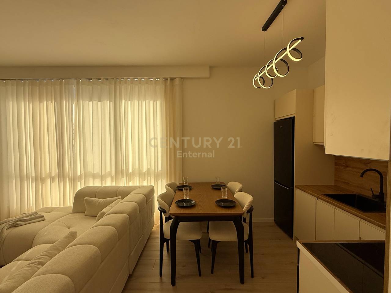 Apartament 1+1 Me Qira në Bulevardin e Ri, Tiranë - 770€ | 65 m²