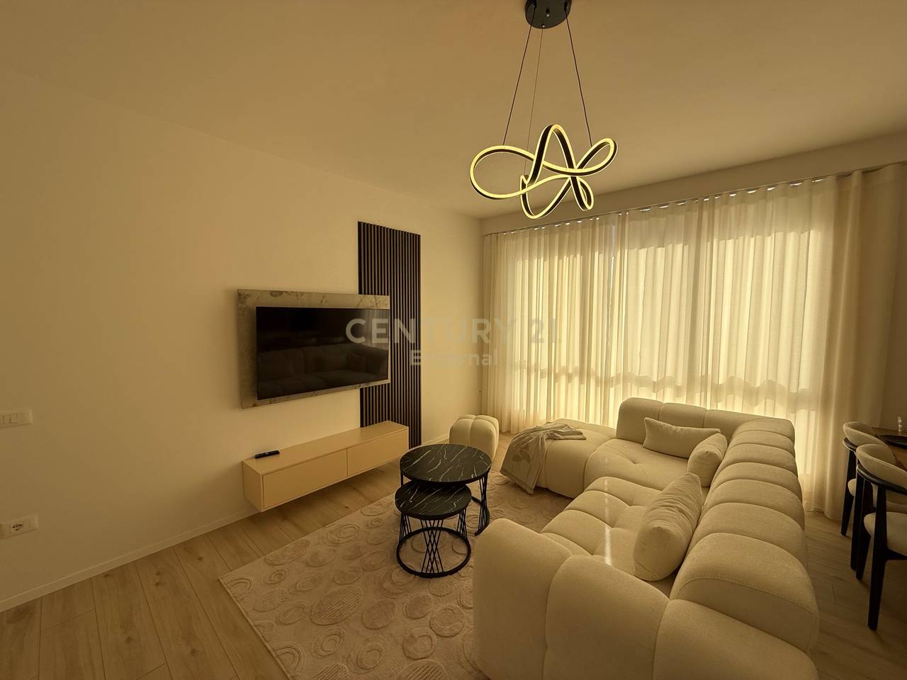 Apartament 1+1 Me Qira në Bulevardin e Ri, Tiranë - 770€ | 65 m²