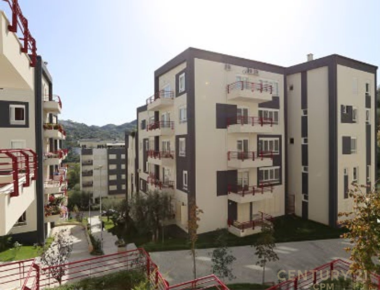 Apartament Modern 2+1+2 me Qira dhe Bahçe Private te Liqeni i Thatë, FZ Construction