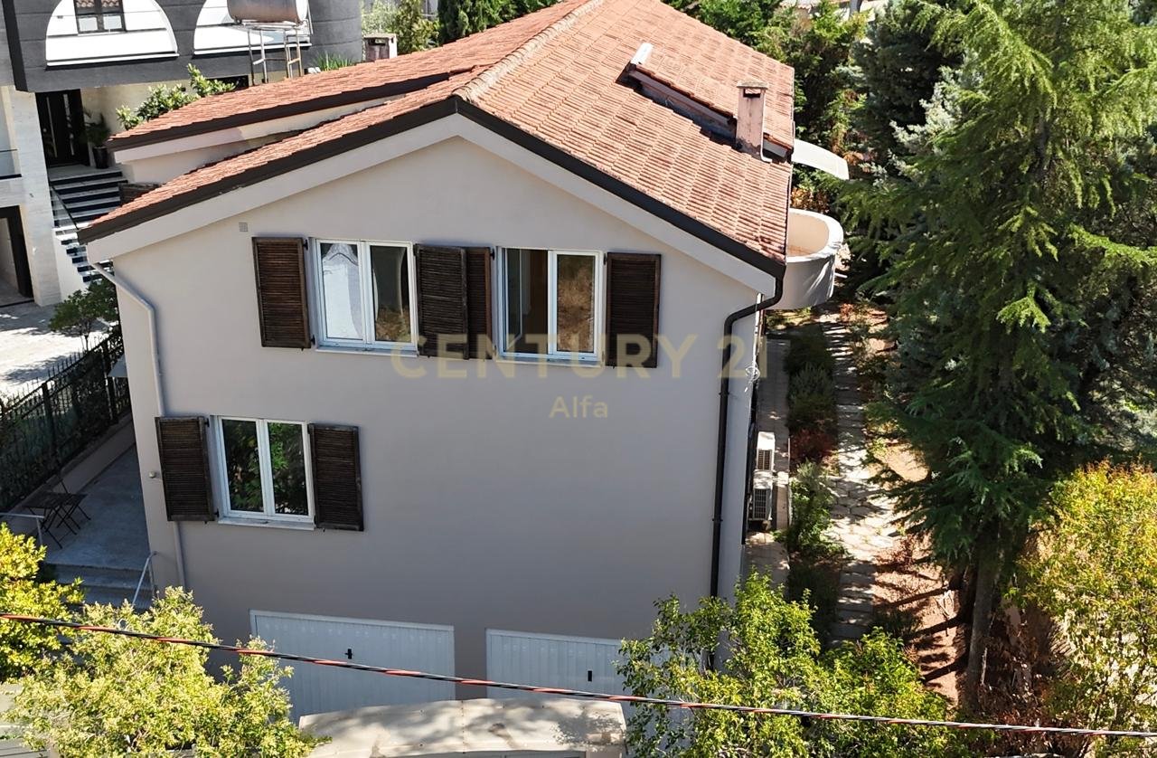 VILË 3-KATËSHE PËR SHITJE TEK VILAT GJERMANE