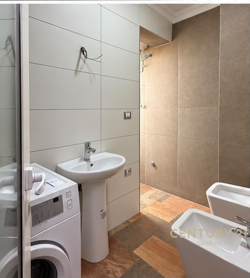 VICINO A SELVIS IN VIA SIRI KODRA, VENDITA DI 2 APPARTAMENTI 3+1+2 E APPARTAMENTO 1+1