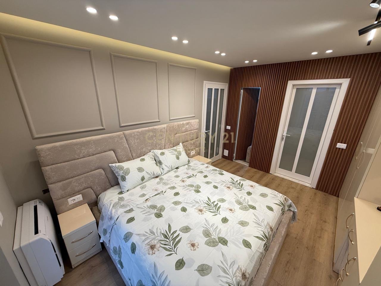 SHITET APARTAMENT 2+1+2 – RRUGA E DIBRËS, TIRANË