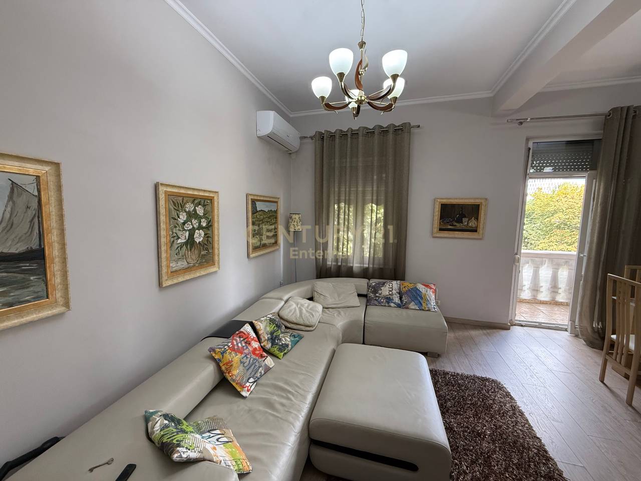 Appartamento 2+1 in affitto a Ish Blloku, Pallatet Agimi - 800€ | 91 m²