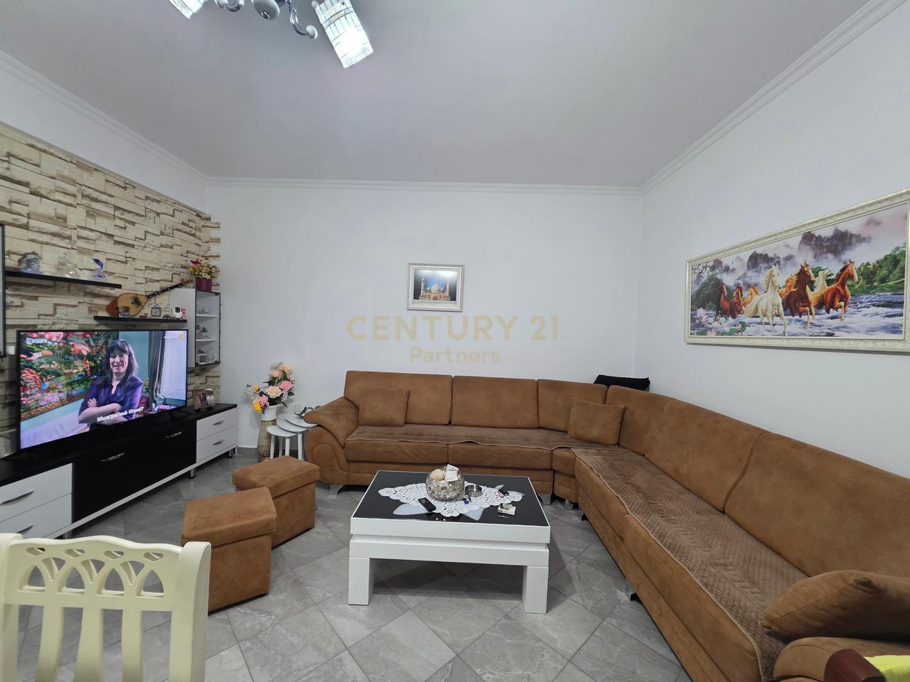 VENDESI 1+1 IN VEND SHKOZE PRESSO LA RESIDENZA CITY VIEW
ACQUISTO CON CREDITO!
