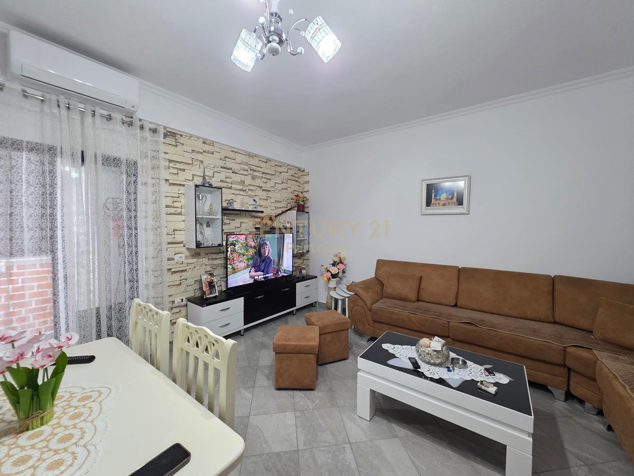 VENDESI 1+1 IN VEND SHKOZE PRESSO LA RESIDENZA CITY VIEW
ACQUISTO CON CREDITO!