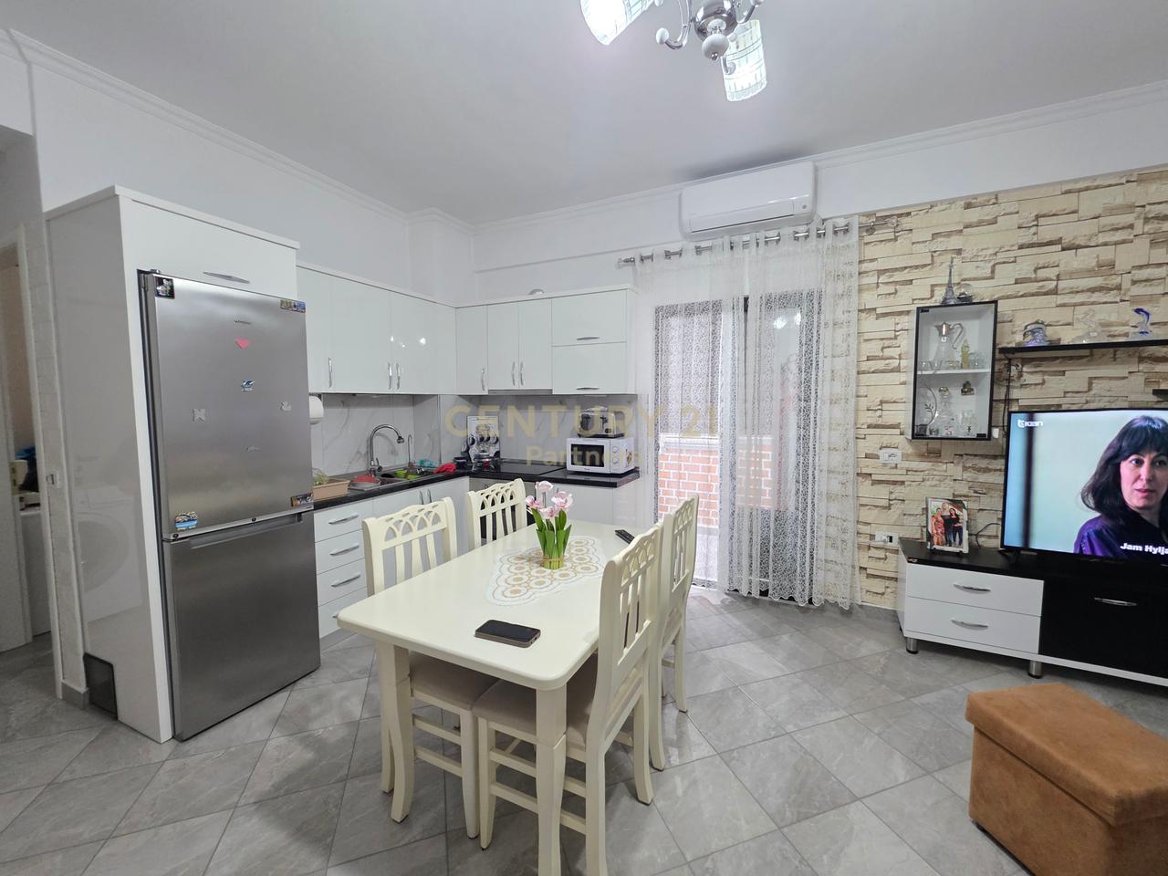 VENDESI 1+1 IN VEND SHKOZE PRESSO LA RESIDENZA CITY VIEW
ACQUISTO CON CREDITO!
