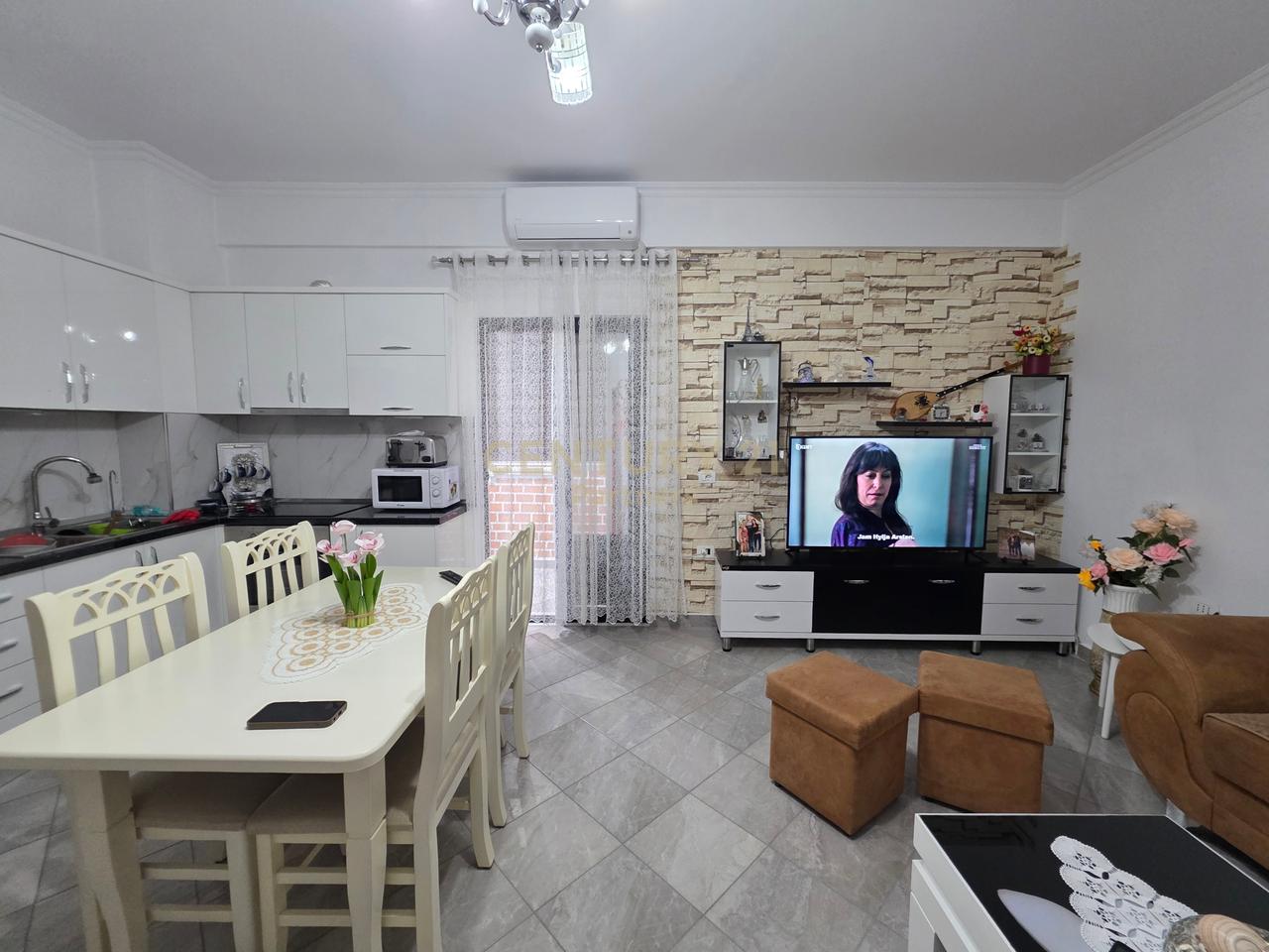 VENDESI 1+1 IN VEND SHKOZE PRESSO LA RESIDENZA CITY VIEW
ACQUISTO CON CREDITO!