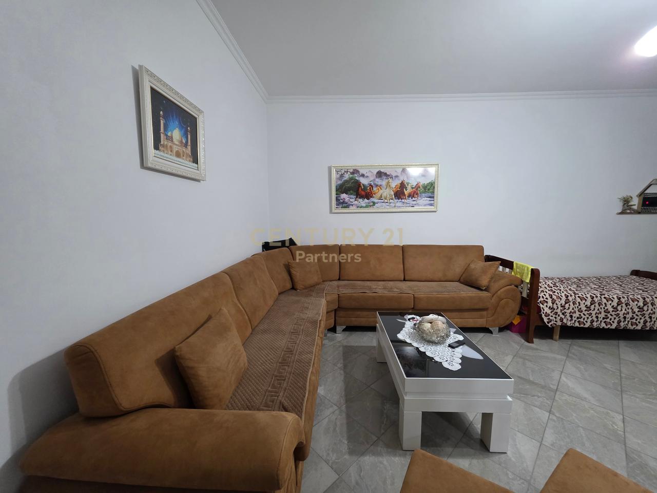 VENDESI 1+1 IN VEND SHKOZE PRESSO LA RESIDENZA CITY VIEW
ACQUISTO CON CREDITO!