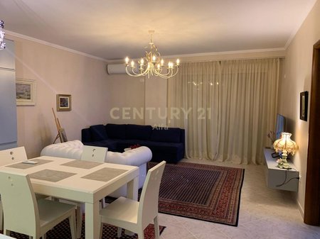 SHESIM APARTAMENT 3+1+2 PRANE RADISSONIT, LIQENI I THATE!