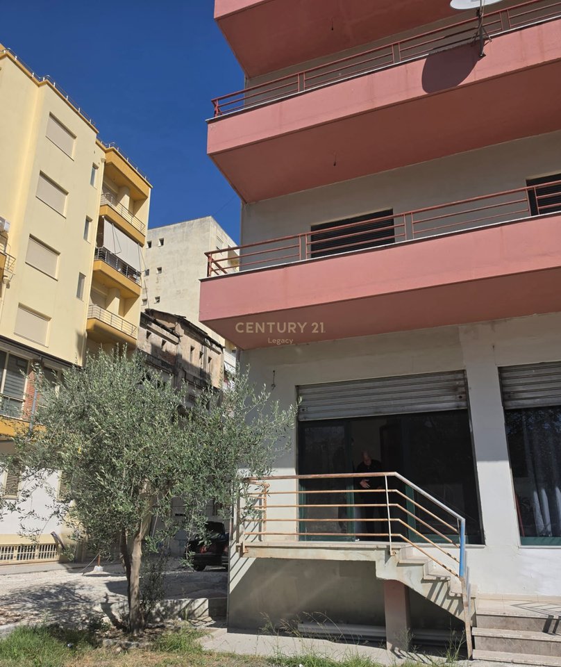 🏪 JEPET ME QIRA – DYQAN NË POZICION SHUMË TË MIRË!
