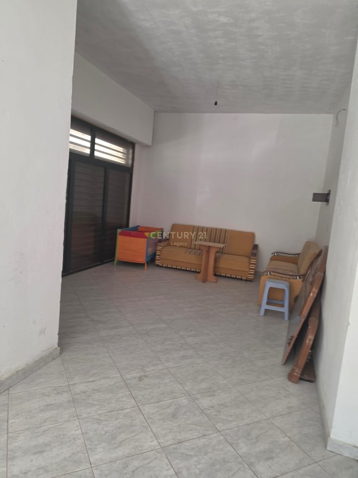 🏪 JEPET ME QIRA – DYQAN NË POZICION SHUMË TË MIRË!