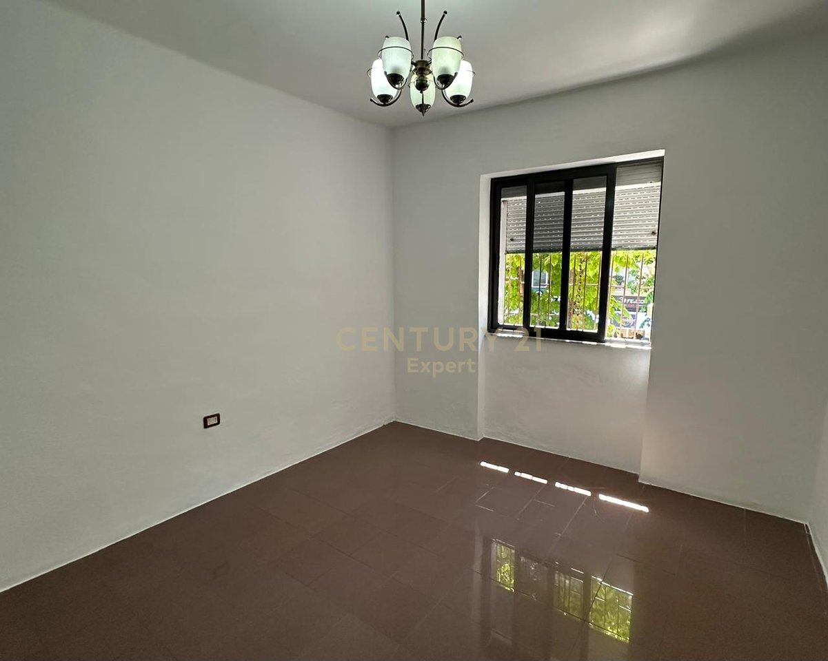2+1 SPACE FOR RENT NEXT TO DURRES ROAD FOR OFFICES/CLINICS