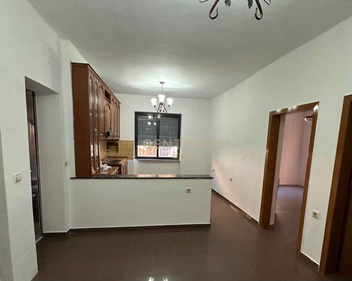 2+1 SPACE FOR RENT NEXT TO DURRES ROAD FOR OFFICES/CLINICS