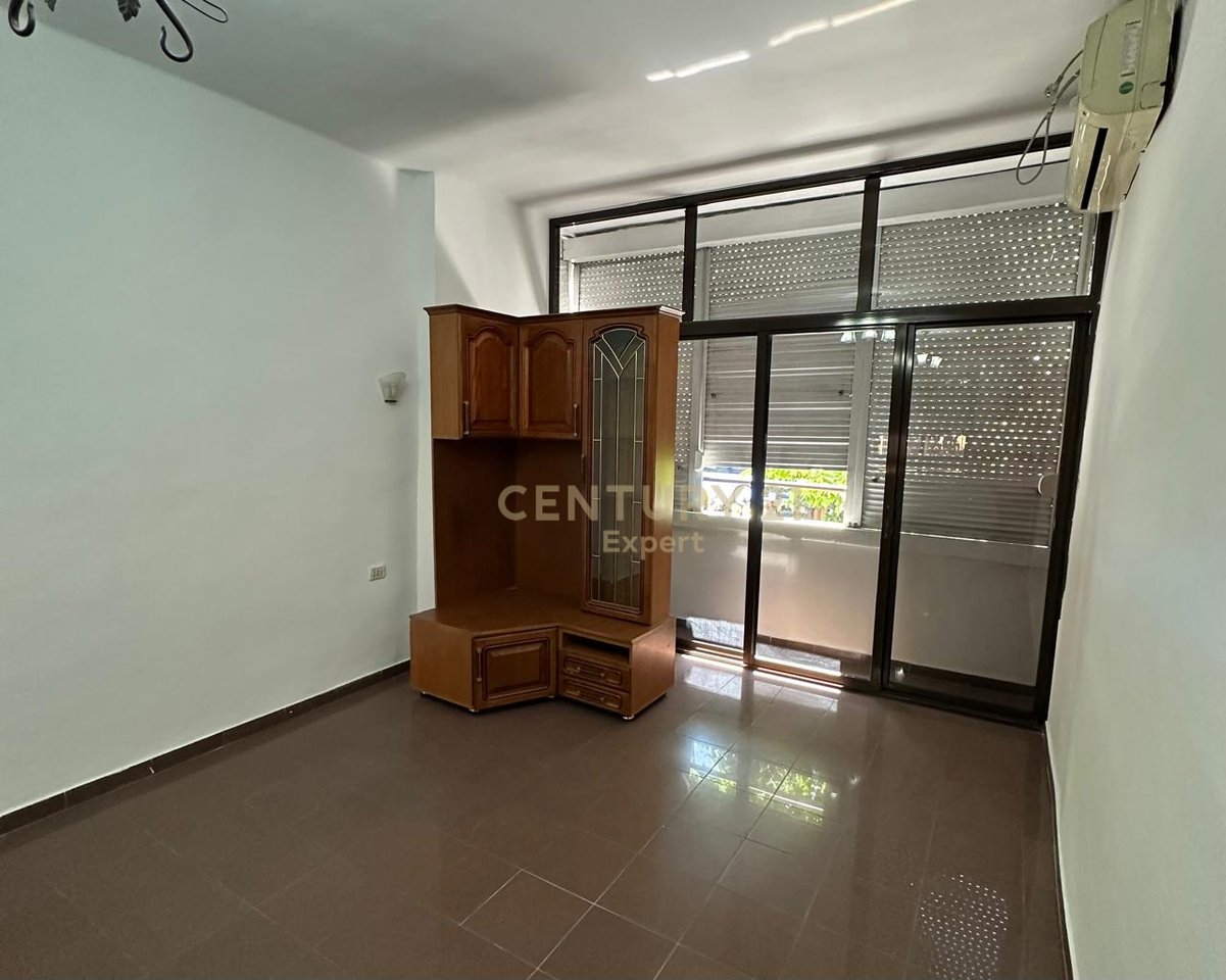 2+1 SPACE FOR RENT NEXT TO DURRES ROAD FOR OFFICES/CLINICS