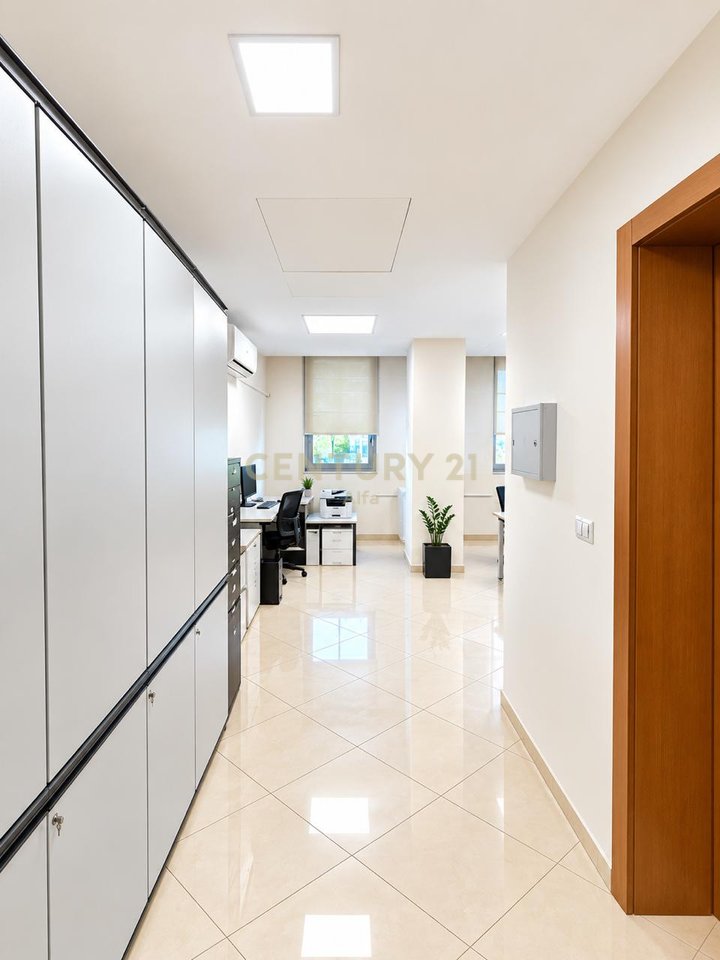 Njesi sherbimi  Premium për Shitje – 898 m² Hapësira të Shfrytëzueshme + 6 Garazhe | Investim Institucional