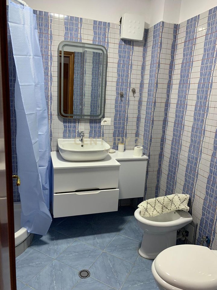 SHESIM APARTAMENT 3+1+2 PRANE RADISSONIT, LIQENI I THATE!