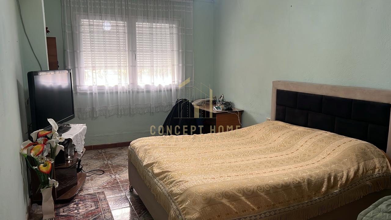 Jepet me qera  Apartament 3+1+2 Tek Stacioni i Trenit