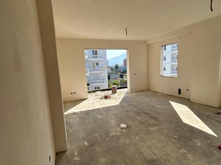 Shitet super apartament 2+1 ne Kamez (White Power SHPK)