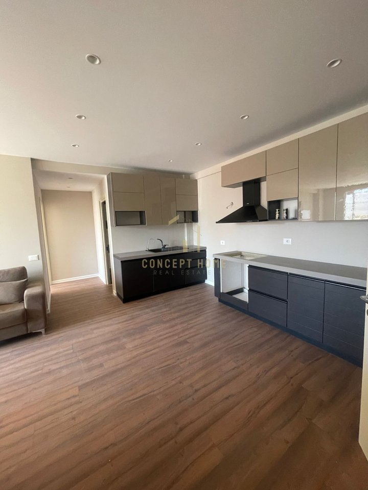Shitet Apartament 2+1 ne Astir