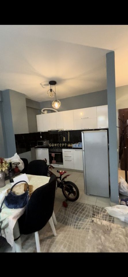 Jepet apartament me qera 1+1 ne Yzberisht/Cmimi: 400 euro