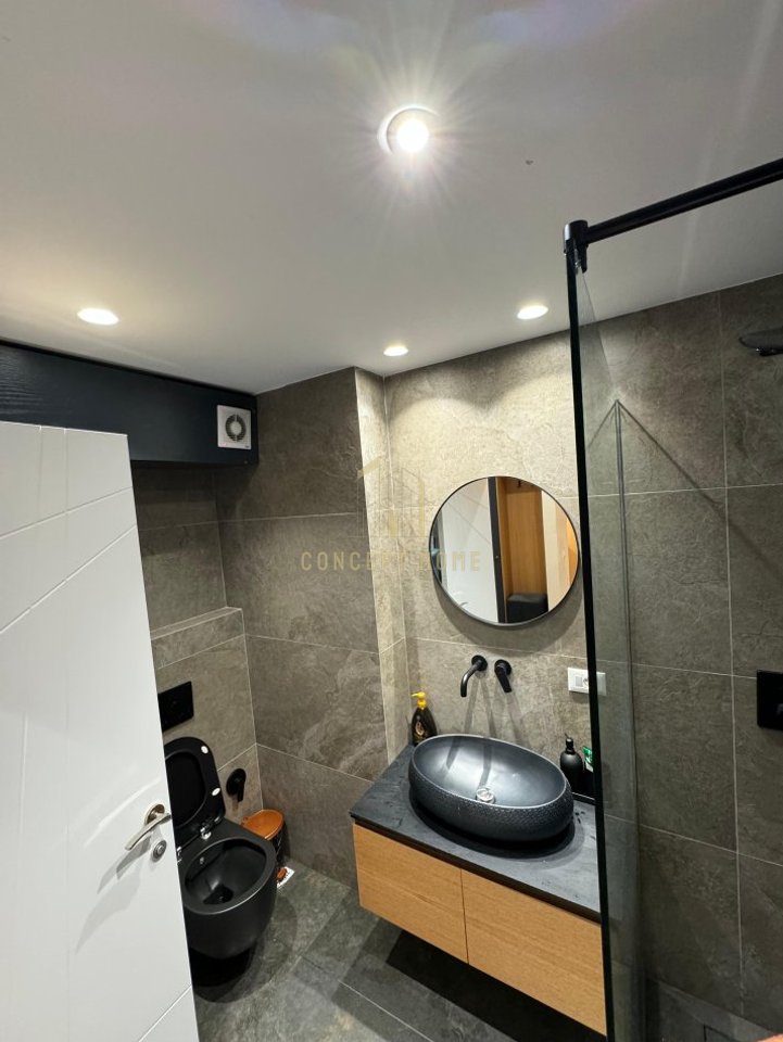Apartment 1+1 for rent at Komuna e Parisit