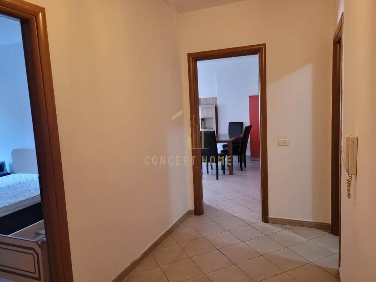 Jepet me qera apartament 1+1 te Stacioni i Trenit/Cmimi per qera : 55.000 leke/muaji
