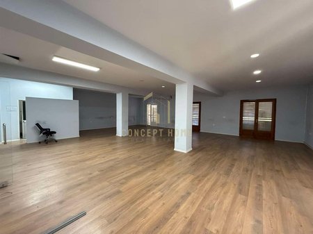 Business premises for rent at 21 Dhjetori.