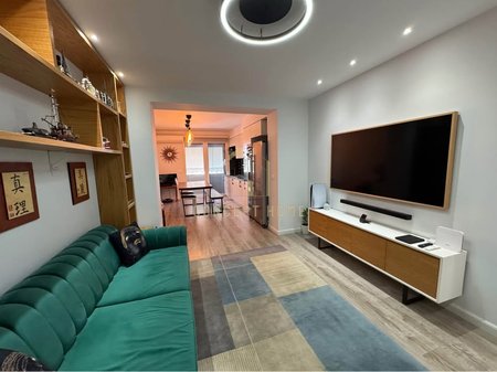 Jepet me qera apartament 2+1 ne Bllok