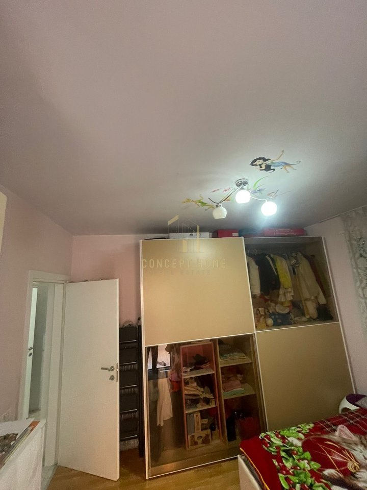 Apartament modern në shitje – Komuna e Parisit, Tiranë
