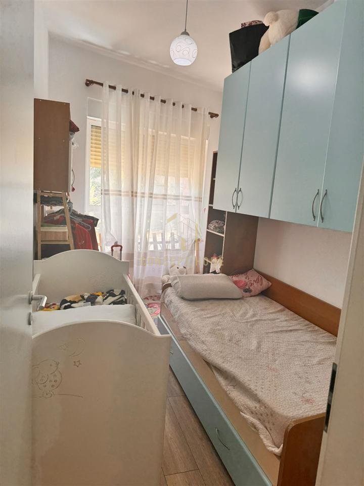 Jepet me qera apartament 2+1 Ne Ali Dem