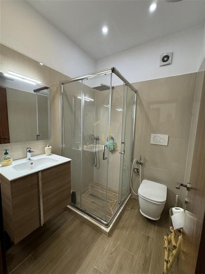 Jepet me qera apartament 2+1 ne Astir