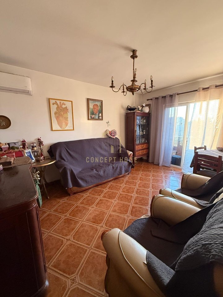 Jepet me qera apartament 2+1 Te Siri Kodra