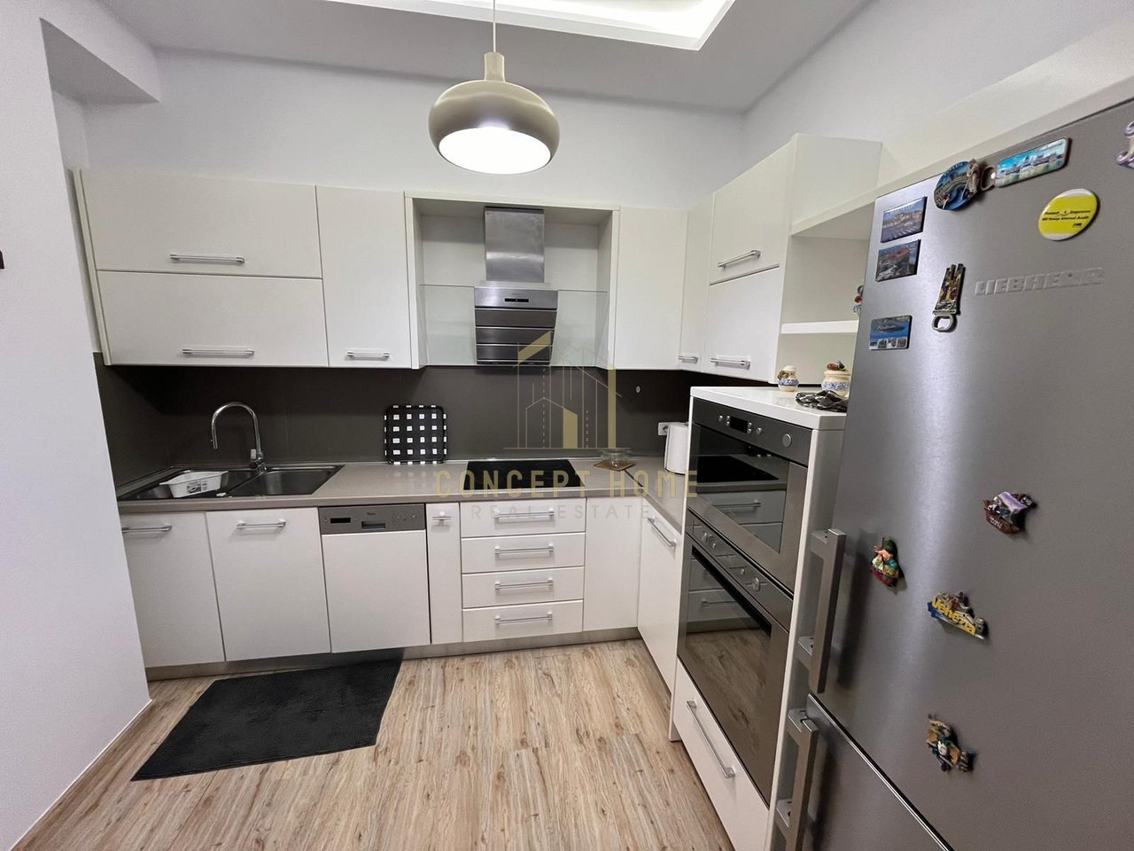 Jepet apartament me qera 2+1+2 Komuna e Parisit (Kika 2)