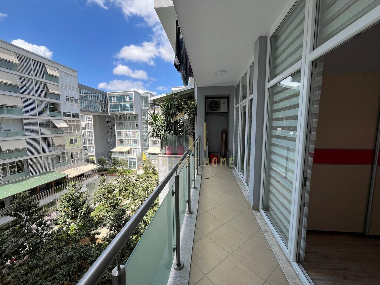 Jepet apartament me qera 2+1+2 Komuna e Parisit (Kika 2)