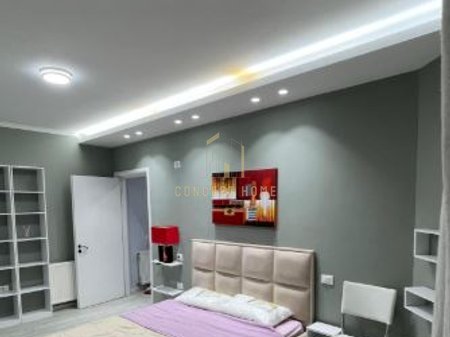 Jepet me qera Apartament 1+1 tek Komuna e Parisit(Kika 1)