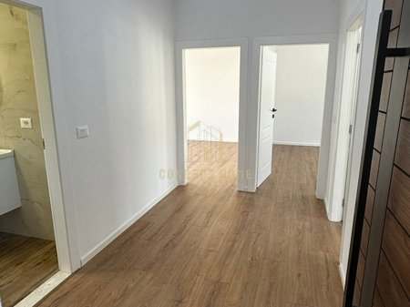 Shitet apartament 2+1
? ne Xhamllik