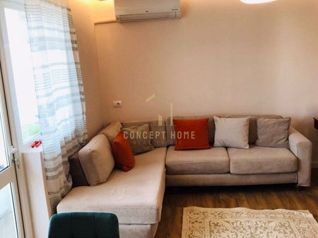 Jepet apartament me qera 1+1 tek Rruga Mine Peza